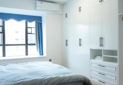 卧室现代简约装修